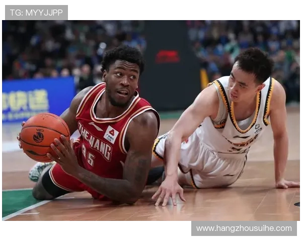 赵继伟：从青年才俊到篮球明星的成长之路与未来展望